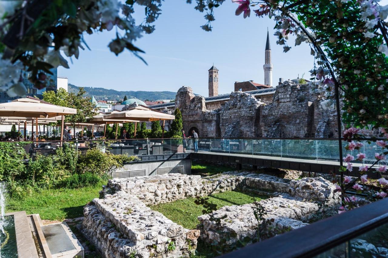 Hotel Europe Sarajevo Ngoại thất bức ảnh The Roman well