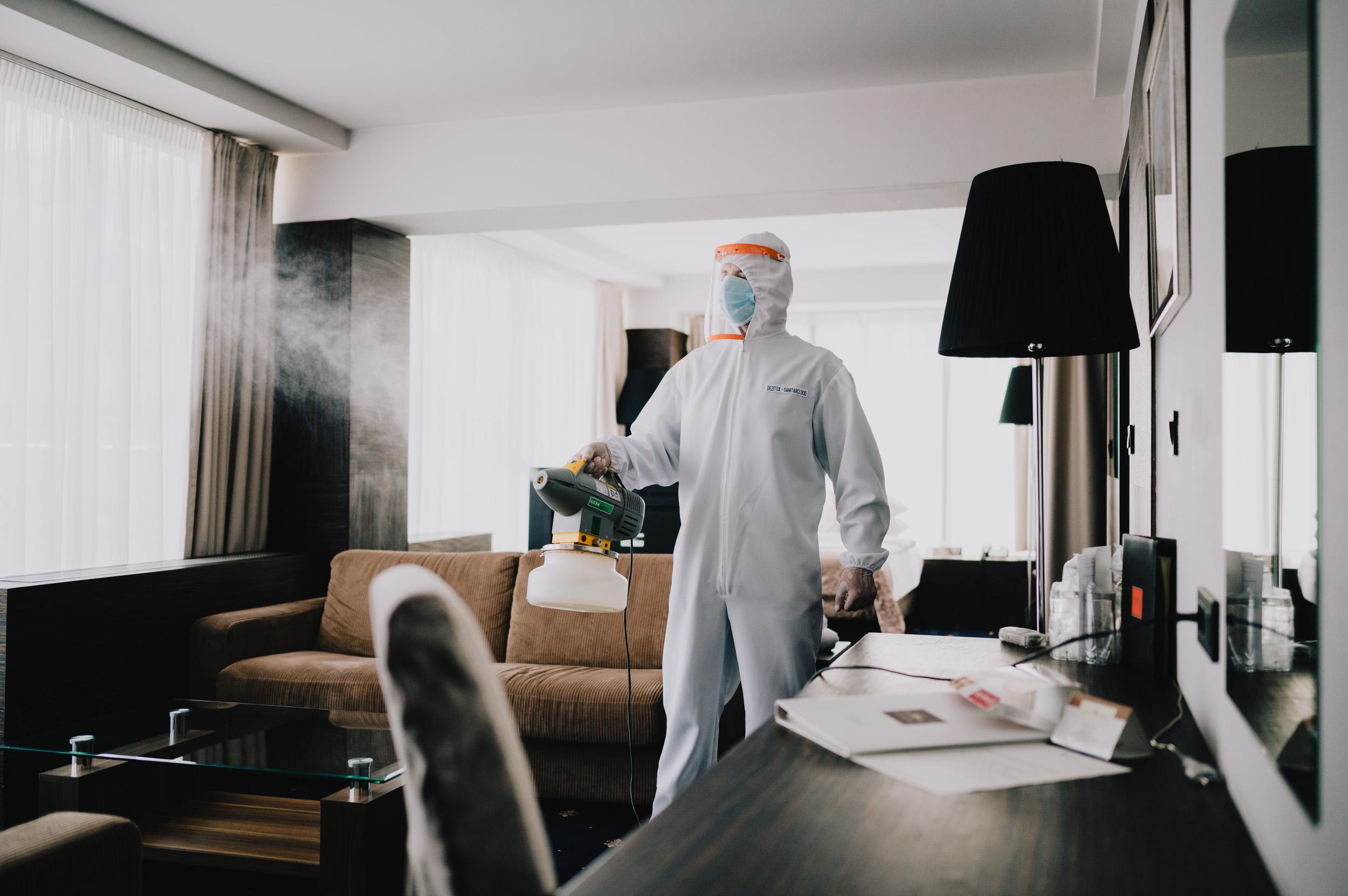 Hotel Europe Sarajevo Ngoại thất bức ảnh Disinfection of a hotel room