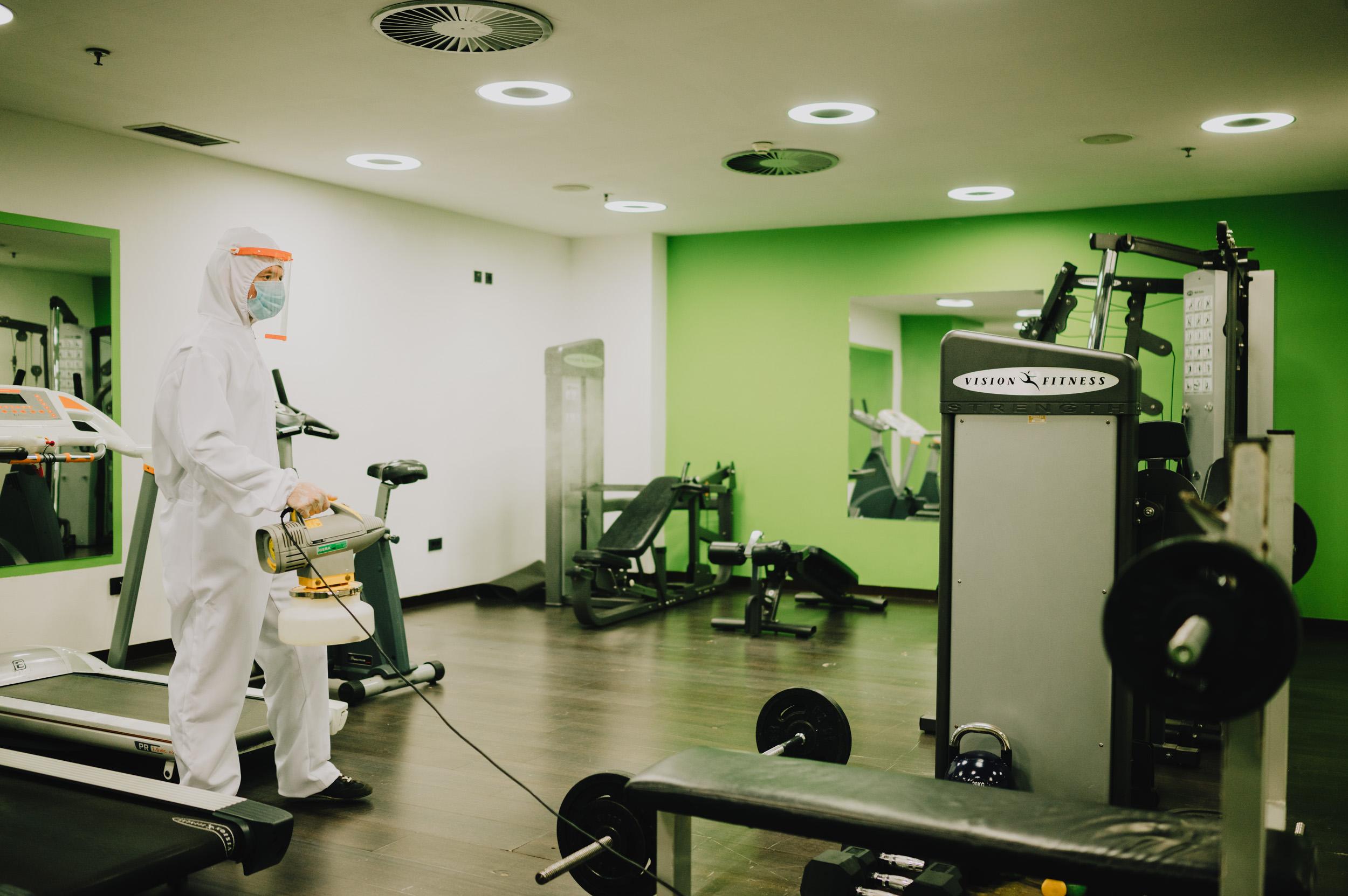 Hotel Europe Sarajevo Ngoại thất bức ảnh Disinfection of a gym in Madrid, Spain