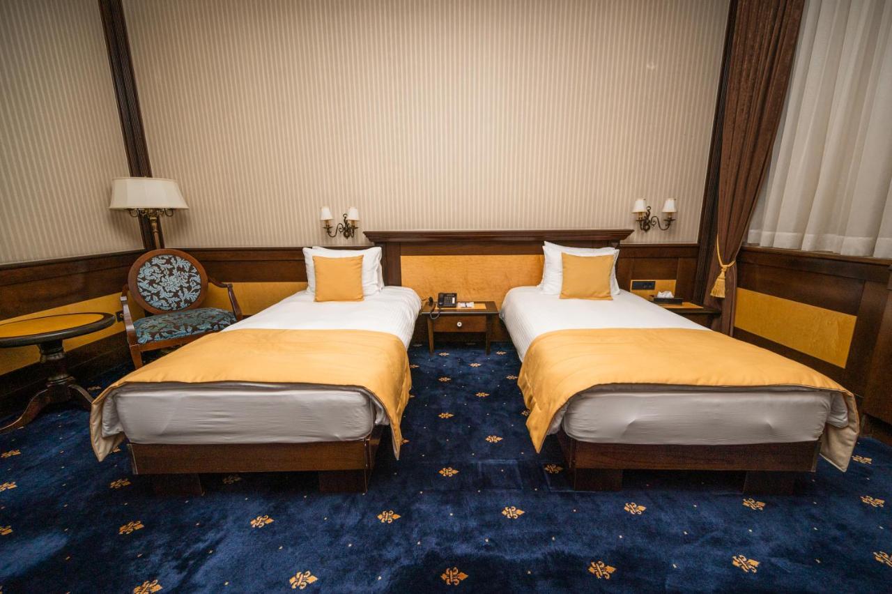 Hotel Europe Sarajevo Ngoại thất bức ảnh A room at the hotel