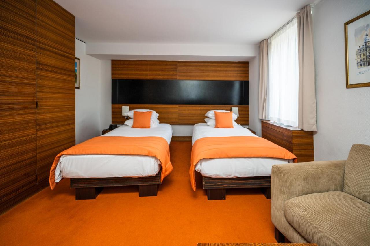 Hotel Europe Sarajevo Ngoại thất bức ảnh A room at the hotel