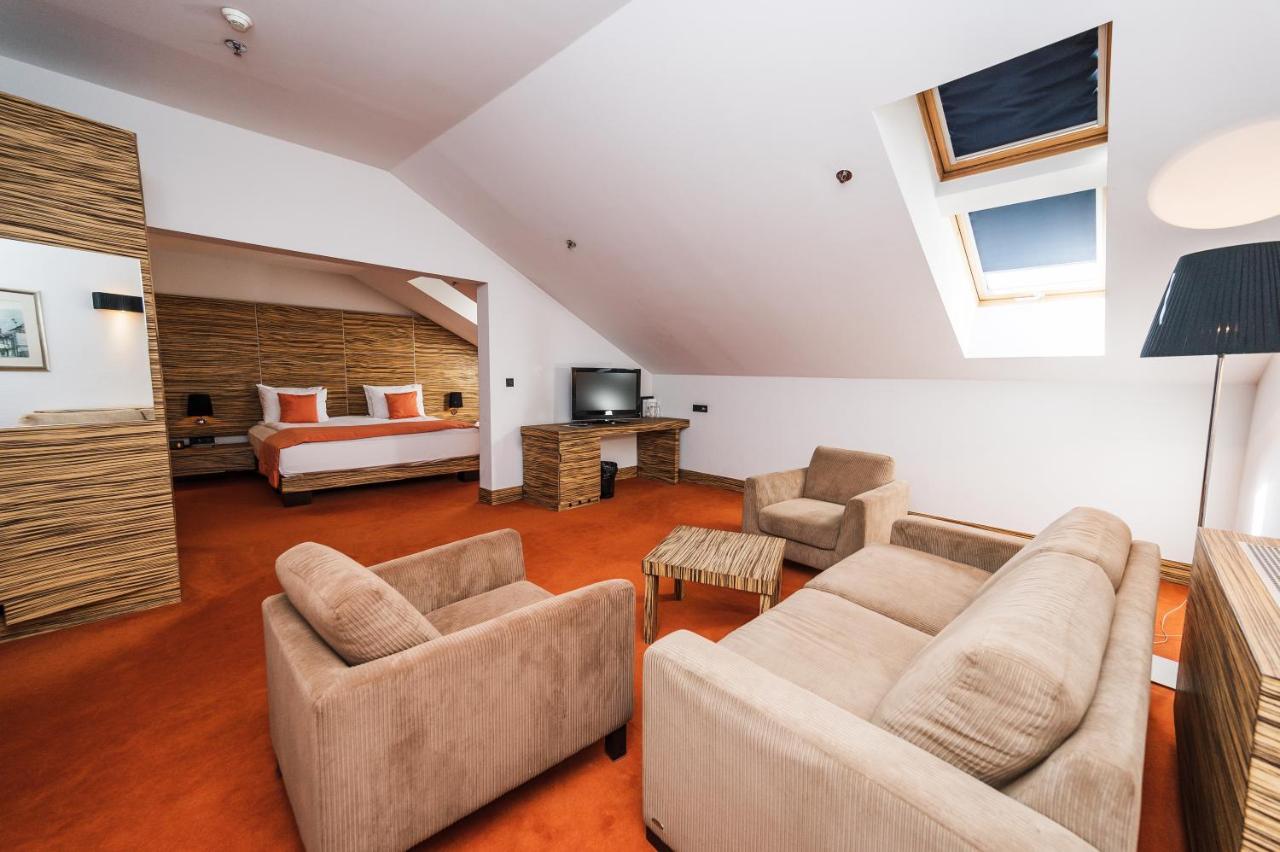 Hotel Europe Sarajevo Ngoại thất bức ảnh Suite