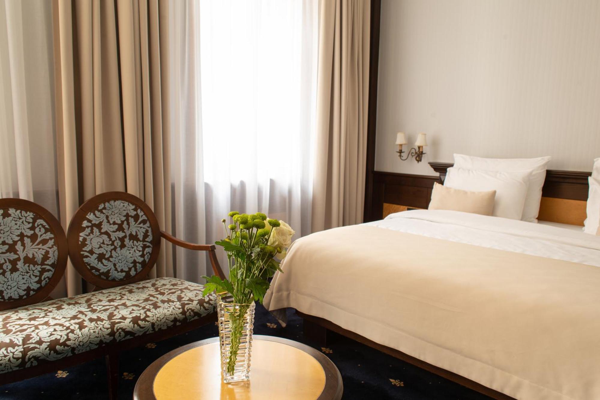 Hotel Europe Sarajevo Ngoại thất bức ảnh A room at the hotel